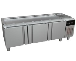 Grillkylbänk med 3 dörrar, 1600mm, Kore 700