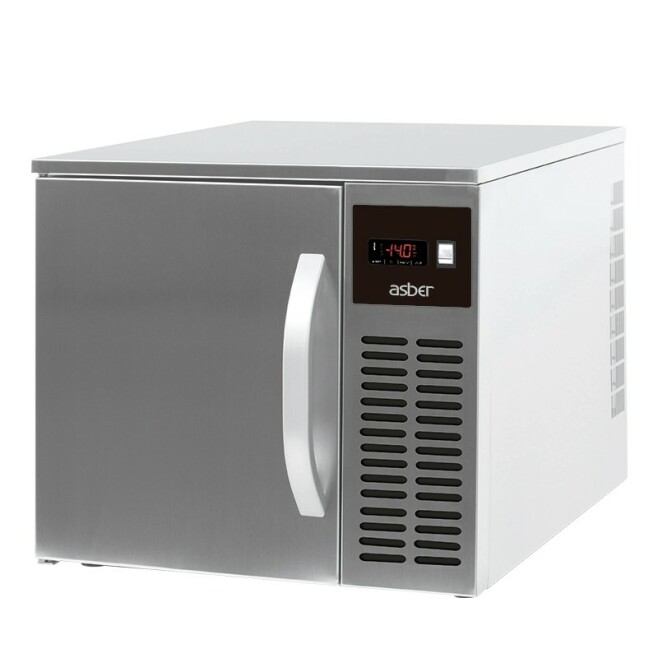 Blast chiller 03GN på vit bakgrund