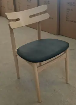 Coco Chair med klädd svart PU