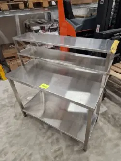 Arbetsbänk, 1200x600 med dubbel bänkhylla.