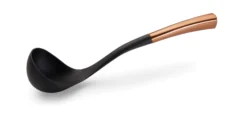 Slev med kopparfärgat handtag