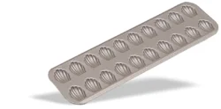 Liten madeleineform 39,5 x 12,5 cm med två rader om tio formar 4,2 cm stål grå