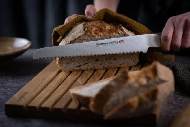 Brödkniv 22 cm vänsterslipad - Global Ukon