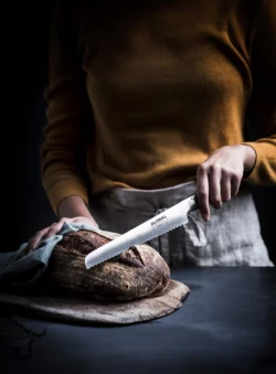 Brödkniv 22 cm vänsterslipad - Global Classic