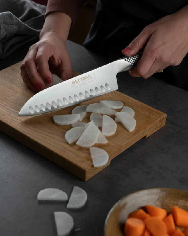 Santokukniv 18 cm olivslipad - Global Classic